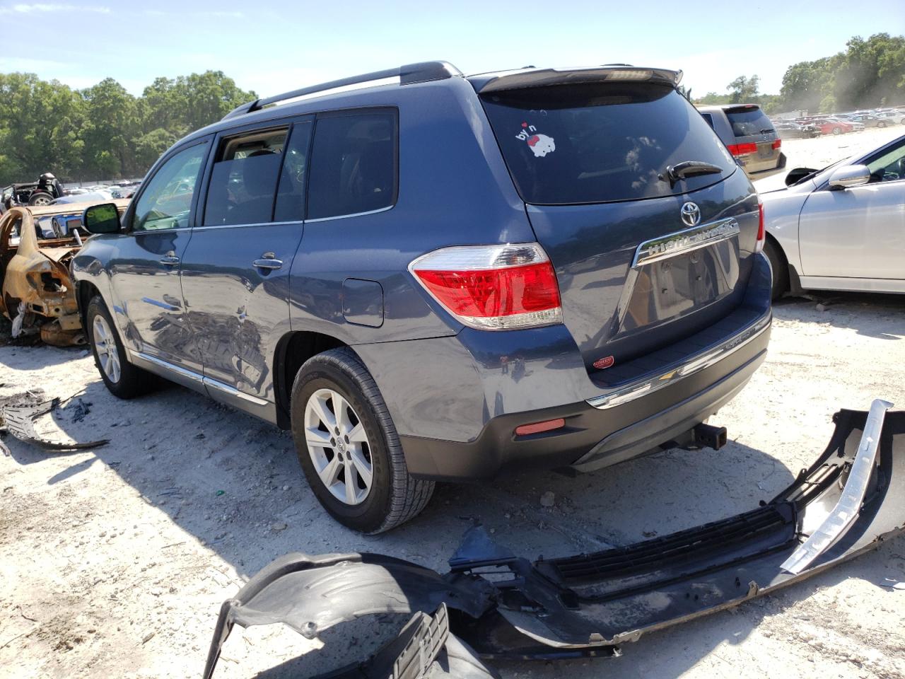 Photo 3 from auction – 2011 TOYOTA HIGHLANDER with VIN 5TDZK3EH2BS037200