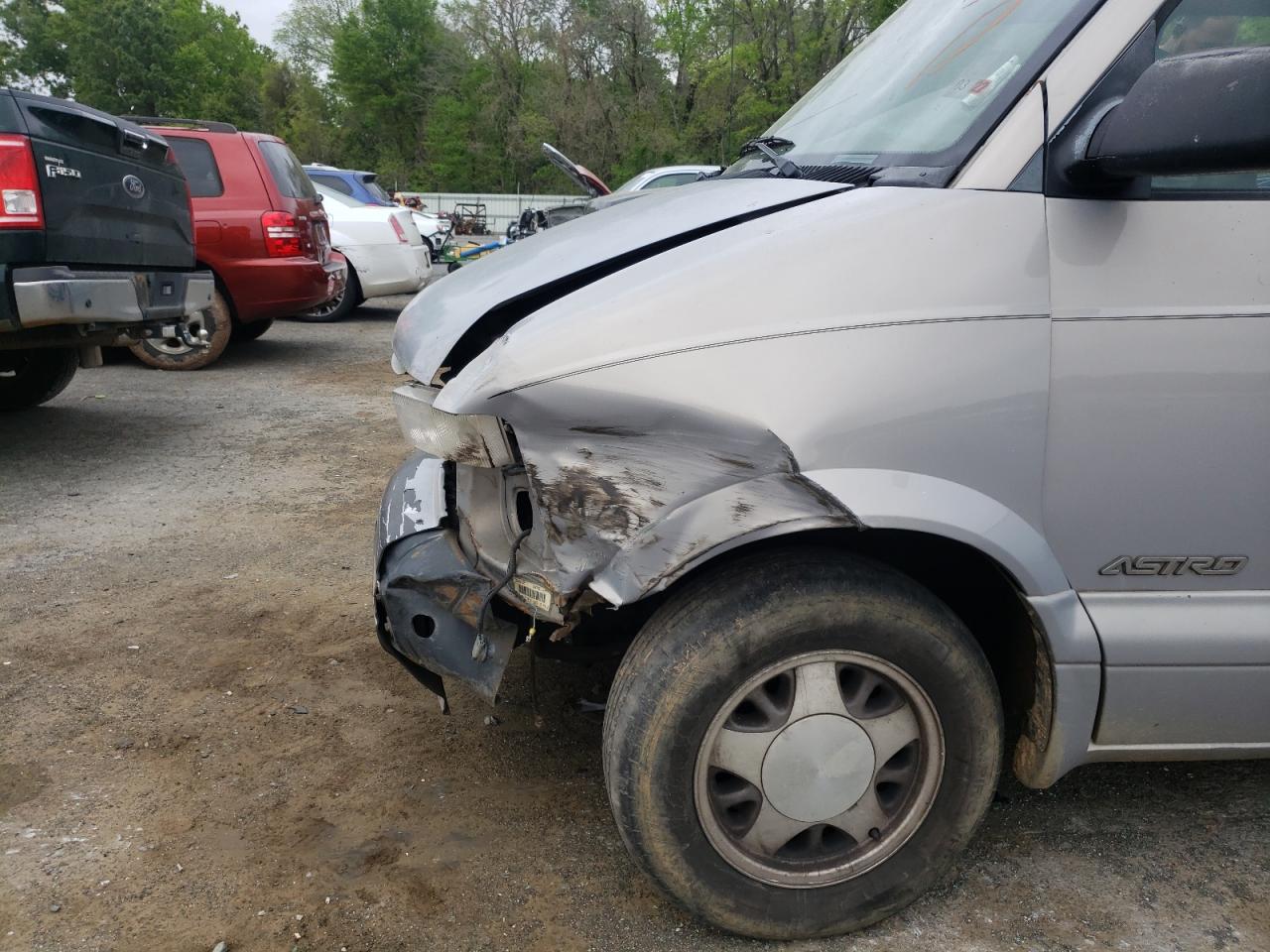Photo 9 from auction – 2000 CHEVROLET ASTRO with VIN 1GNDM19W3YB195781