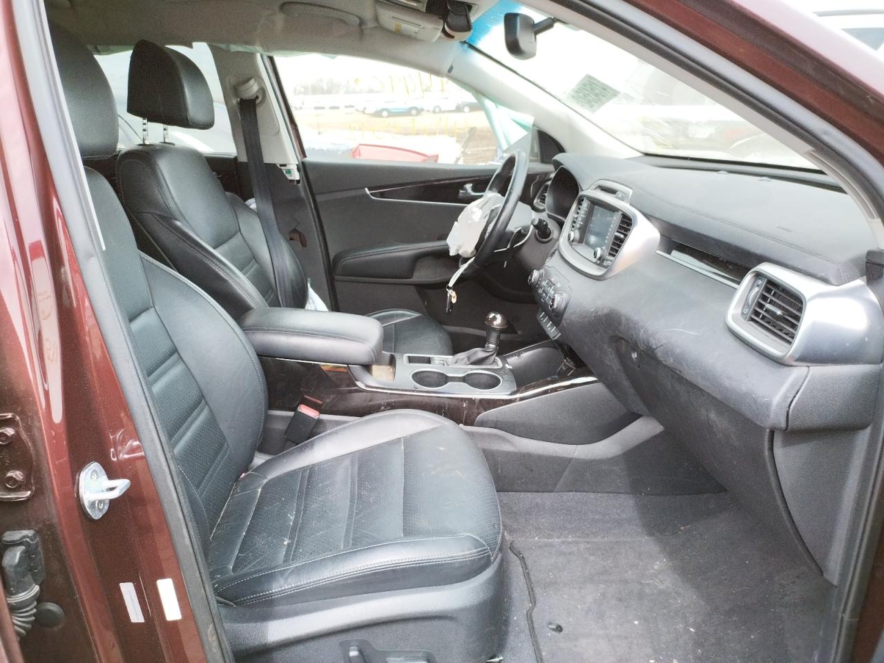 Photo 5 from auction – 2017 KIA SORENTO EX with VIN 5XYPHDA19HG254107