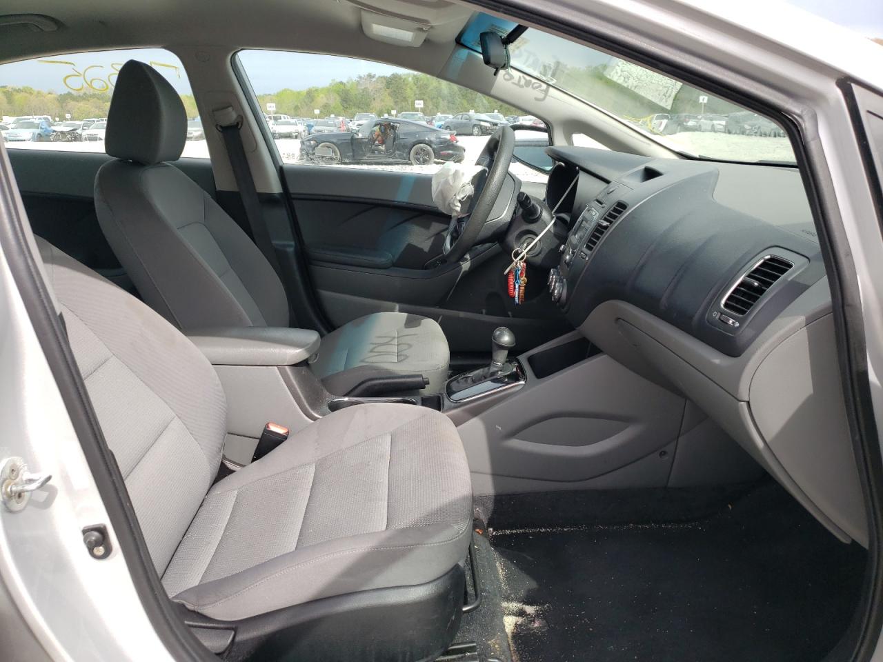 Photo 5 from auction – 2017 KIA FORTE with VIN 3KPFK4A79HE010004
