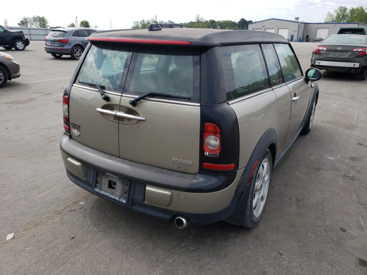 Photo 4 from auction – 2009 MINI COOPER CLU with VIN WMWML33589TN69205