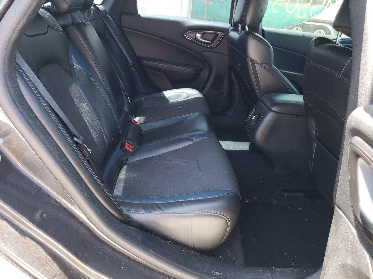 Photo 6 from auction – 2015 CHRYSLER 200 S with VIN 1C3CCCBB2FN626475
