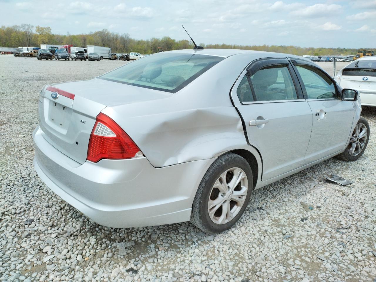 Photo 4 from auction – 2012 FORD FUSION SE with VIN 3FAHP0HA2CR203445