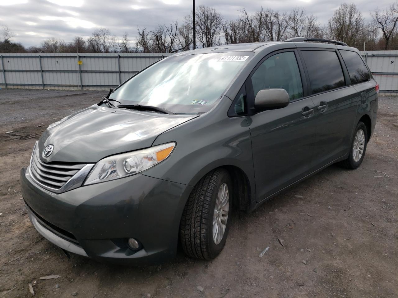 صورة رقم 2 من المزاد - 2013 TOYOTA SIENNA XLE مع VIN 5TDYK3DC8DS361577