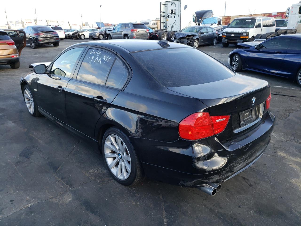 Photo 3 from auction – 2011 BMW 328 I SULE with VIN WBAPH5C5XBA445528