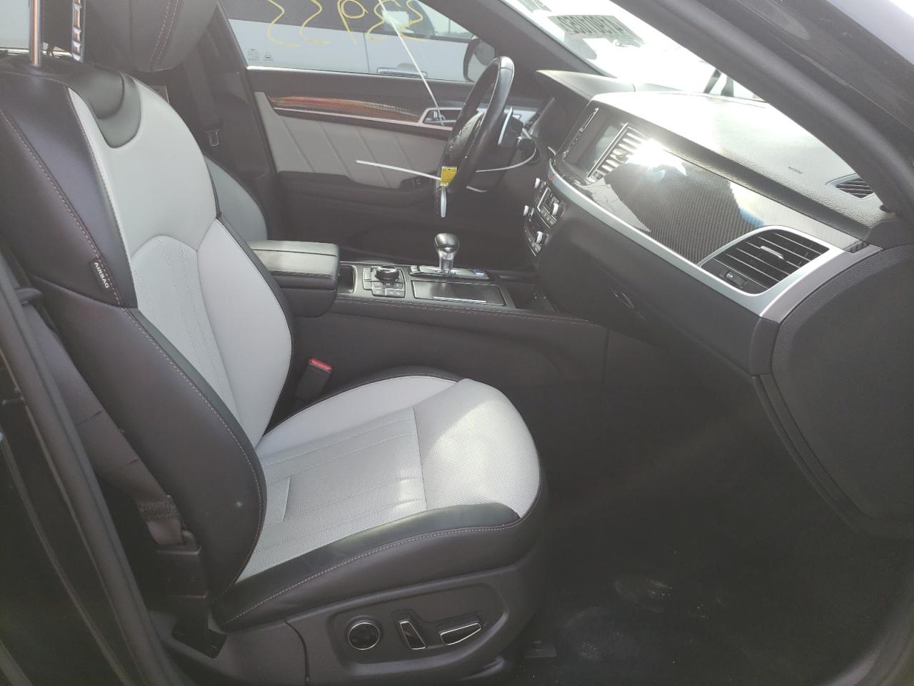 Photo 5 from auction – 2019 GENESIS G80 BASE with VIN KMTFN4JBXKU325965
