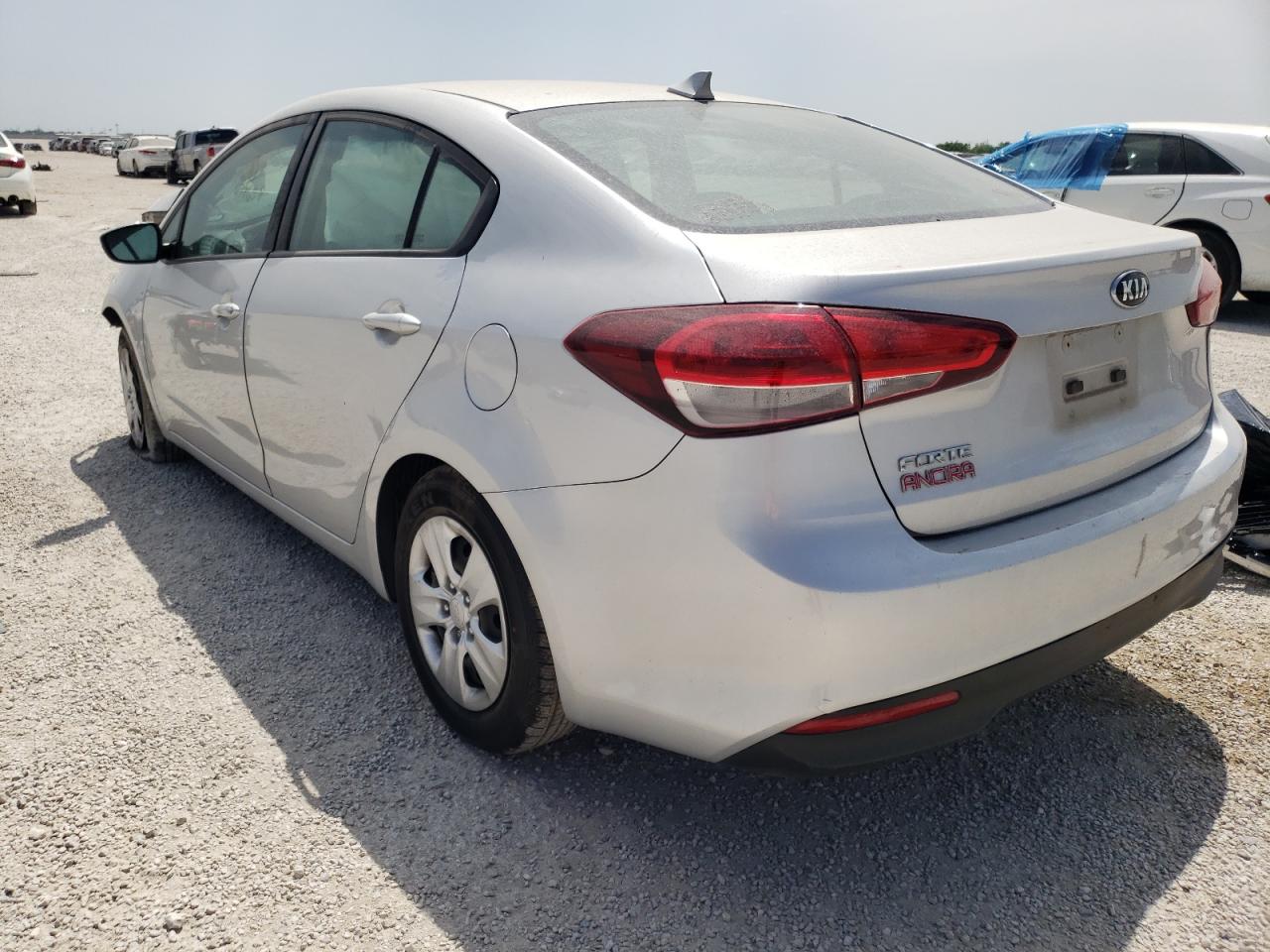 Photo 3 from auction – 2017 KIA FORTE LX with VIN 3KPFK4A70HE078658