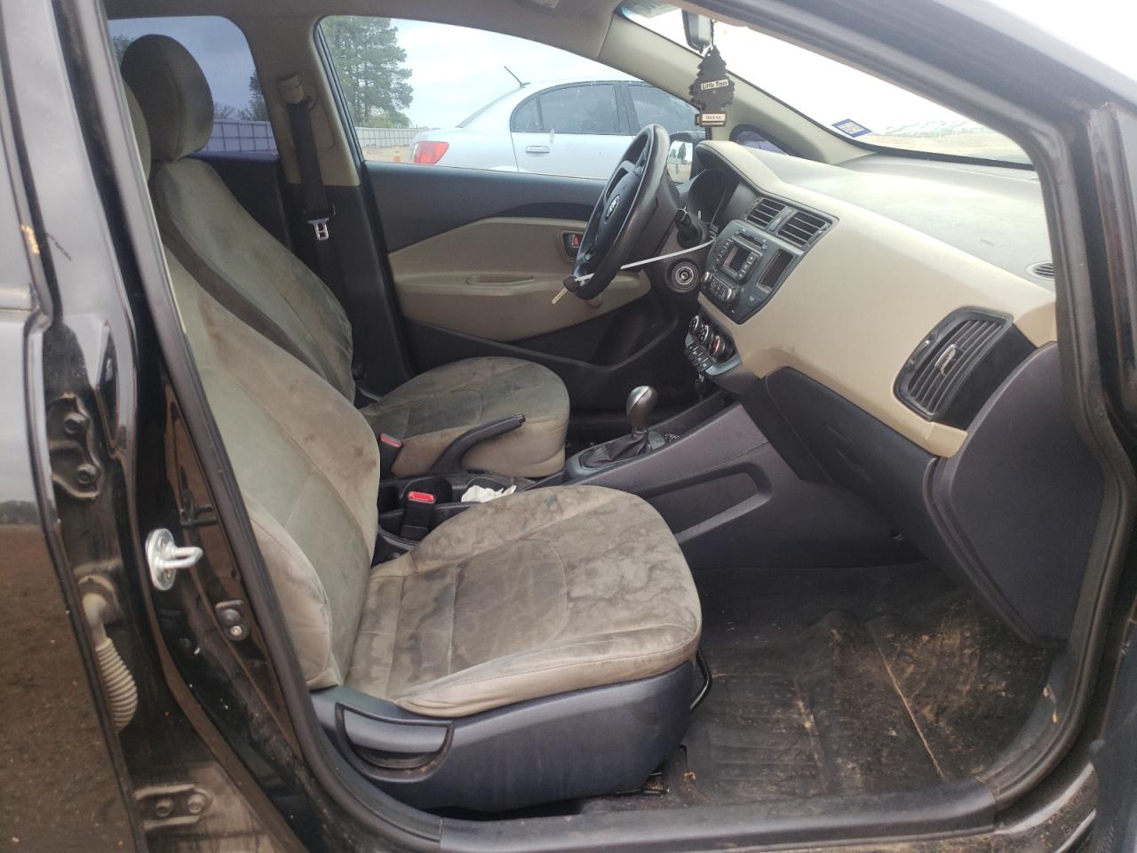Photo 5 from auction – 2014 KIA RIO LX with VIN KNADM4A33E6403297