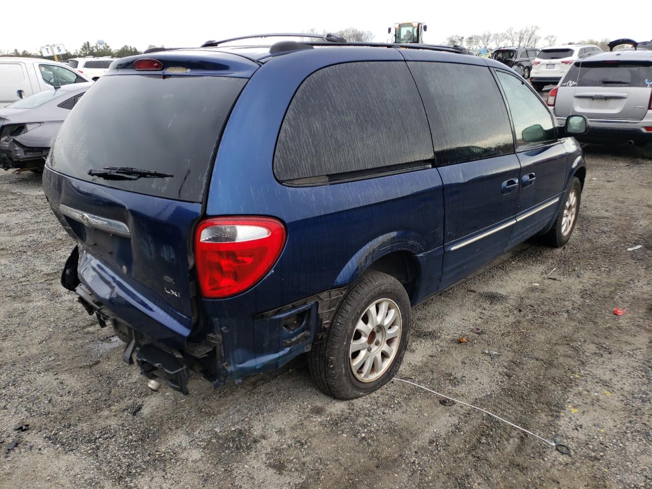 Photo 4 from auction – 2003 CHRYSLER TOWN & COU with VIN 2C8GP54L93R108797