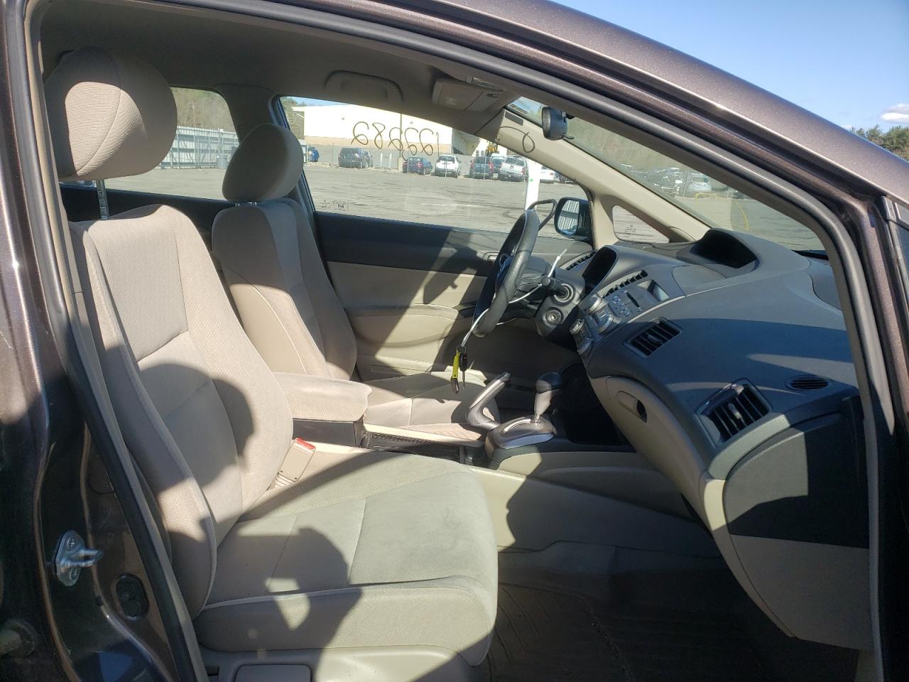 Photo 5 from auction – 2011 HONDA CIVIC LX with VIN 2HGFA1F52BH534861