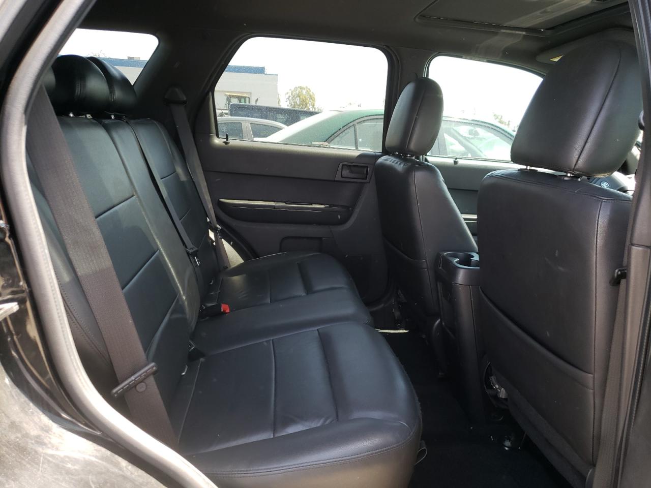 Photo 6 from auction – 2010 FORD ESCAPE LIM with VIN 1FMCU0EG2AKD46401