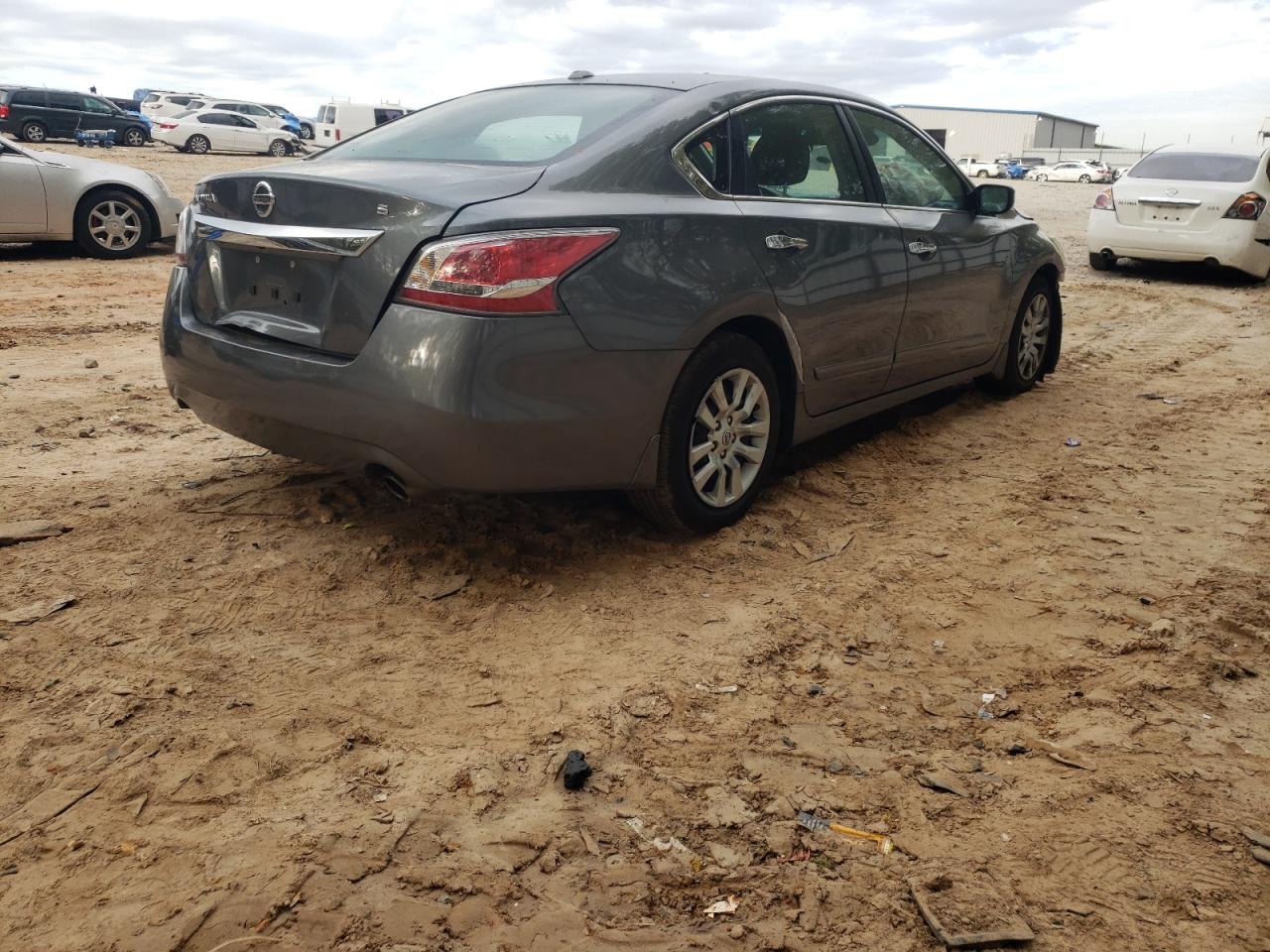 Photo 4 from auction – 2015 NISSAN ALTIMA 2.5 with VIN 1N4AL3AP0FN372190