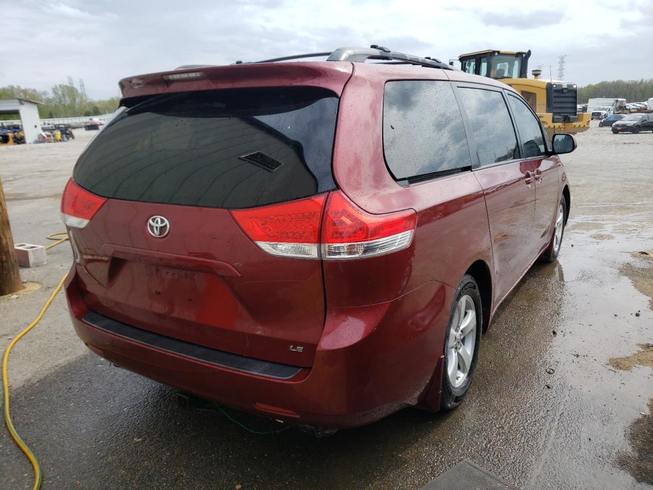 Photo 4 from auction – 2011 TOYOTA SIENNA LE with VIN 5TDKK3DC9BS155008