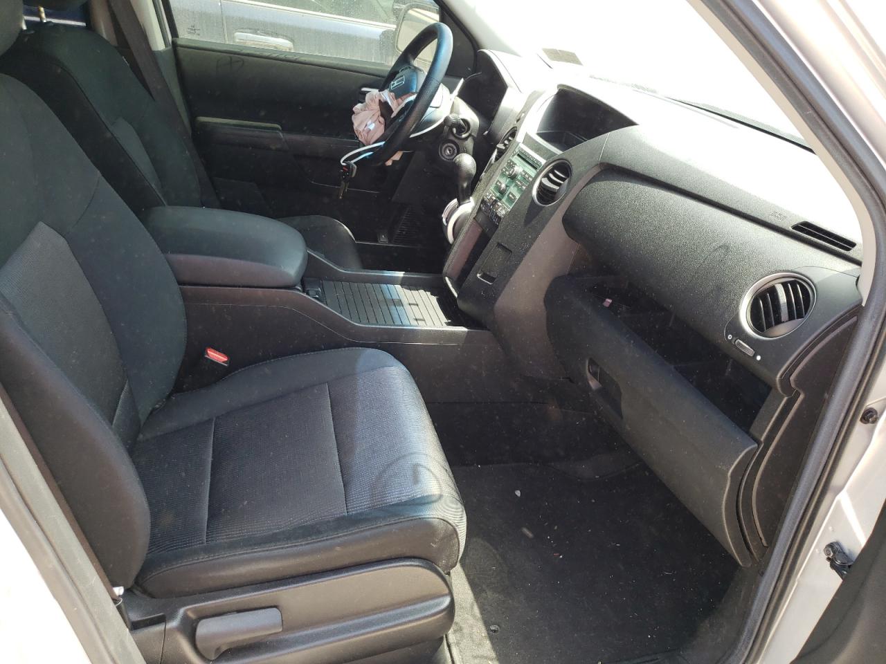 Photo 5 from auction – 2011 HONDA PILOT EX with VIN 5FNYF4H40BB101155