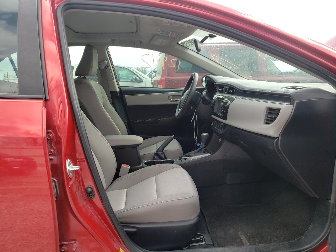 Photo 5 from auction – 2015 TOYOTA COROLLA L with VIN 5YFBURHE6FP268034