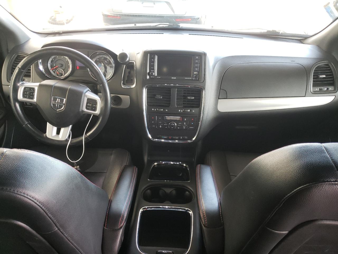 Photo 9 from auction – 2019 DODGE GRAND CARA with VIN 2C4RDGEG2KR759915