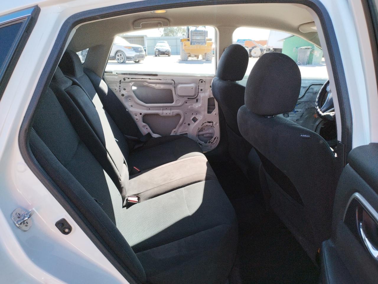 Photo 6 from auction – 2014 NISSAN ALTIMA 2.5 with VIN 1N4AL3AP2EN230177