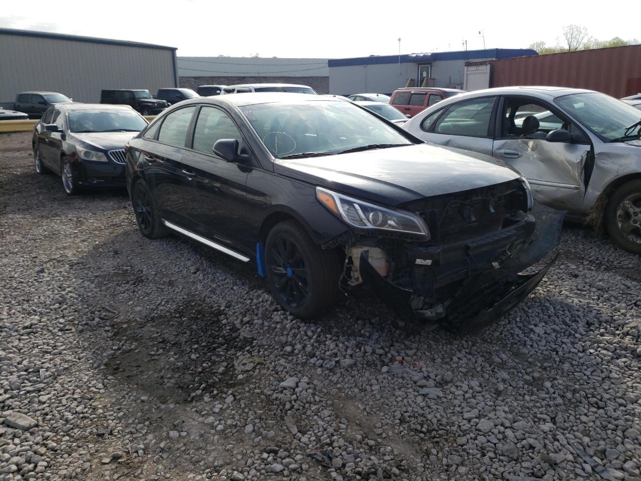 HYUNDAI SONATA SPO 2017 with VIN 5NPE34AF2HH556820 - Photo from auction