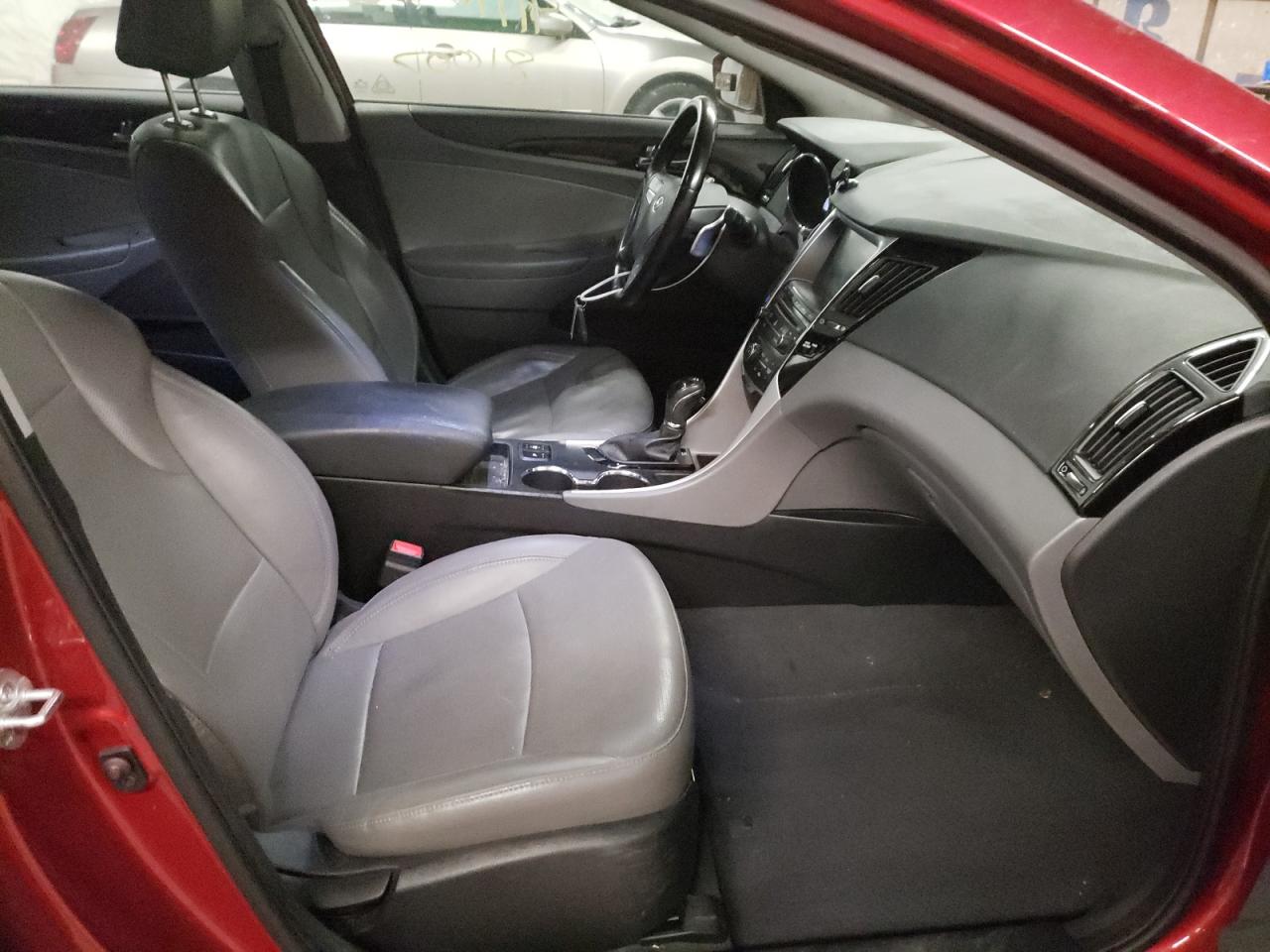 Photo 5 from auction – 2014 HYUNDAI SONATA SE with VIN 5NPEC4AB6EH851976