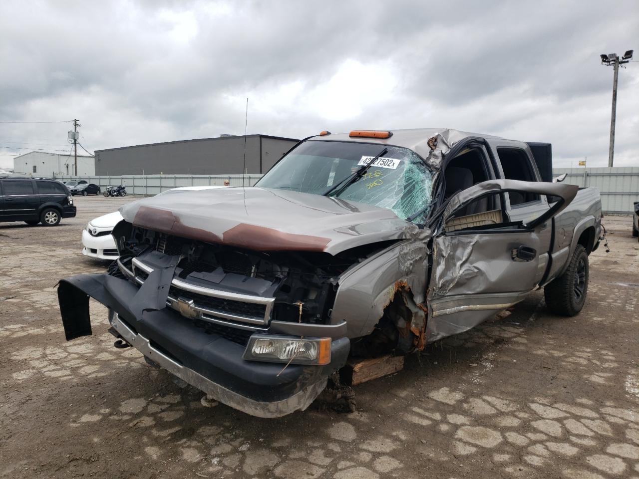 Фото 2 с аукциона – 2006 CHEVROLET SILVERADO с VIN 1GCHK23D76F209409