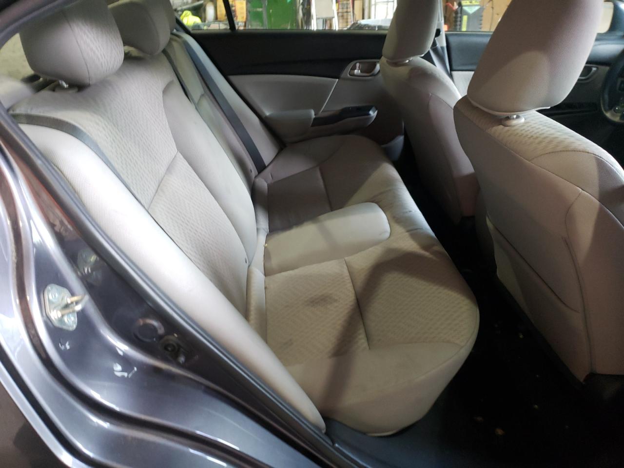Photo 6 from auction – 2015 HONDA CIVIC LX with VIN 19XFB2E50FE013688