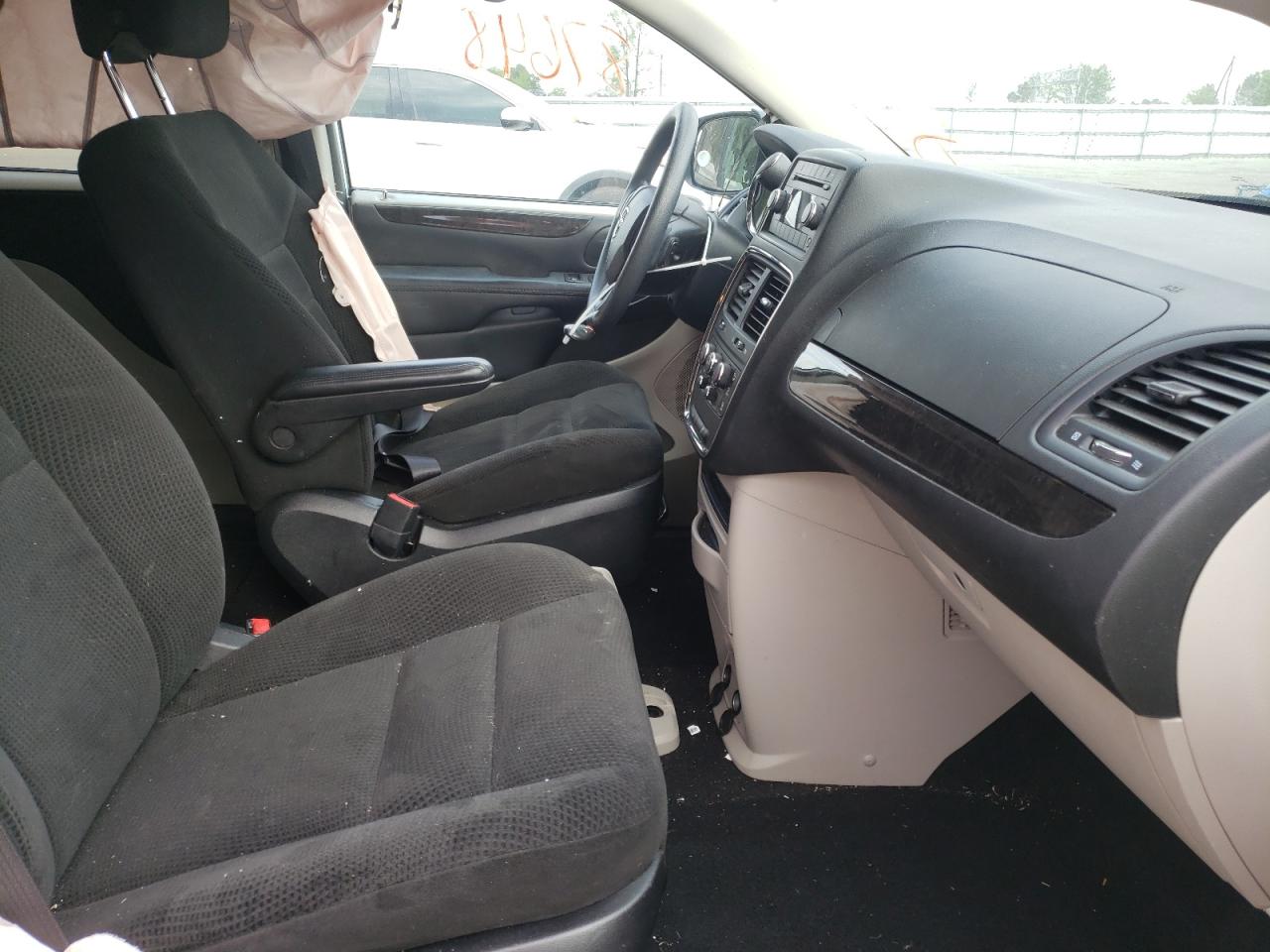 Photo 5 from auction – 2016 DODGE GRAND CARA with VIN 2C4RDGBG1GR182001