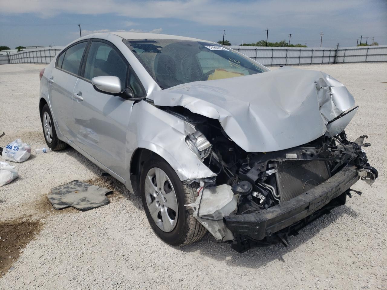Photo 1 from auction – 2017 KIA FORTE LX with VIN 3KPFK4A70HE078658