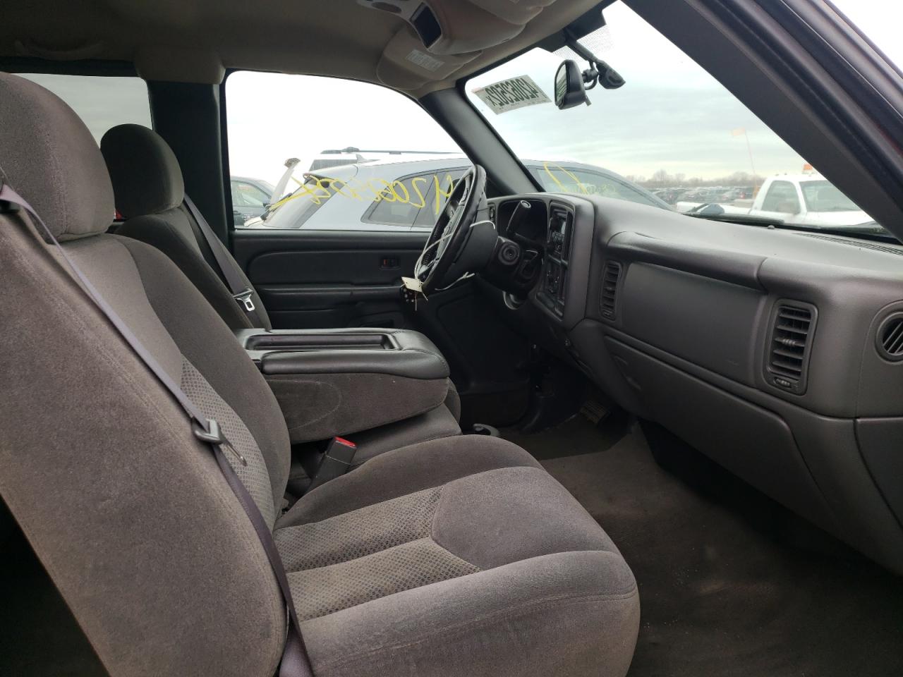 Photo 5 from auction – 2005 CHEVROLET SILVERADO with VIN 1GCEK19B55E329507