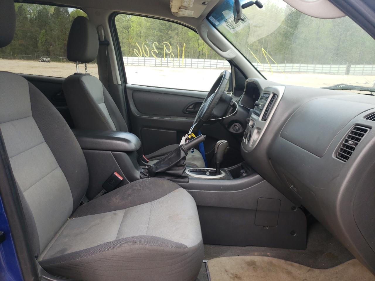 Photo 5 from auction – 2005 FORD ESCAPE XLS with VIN 1FMYU02Z85KD74639