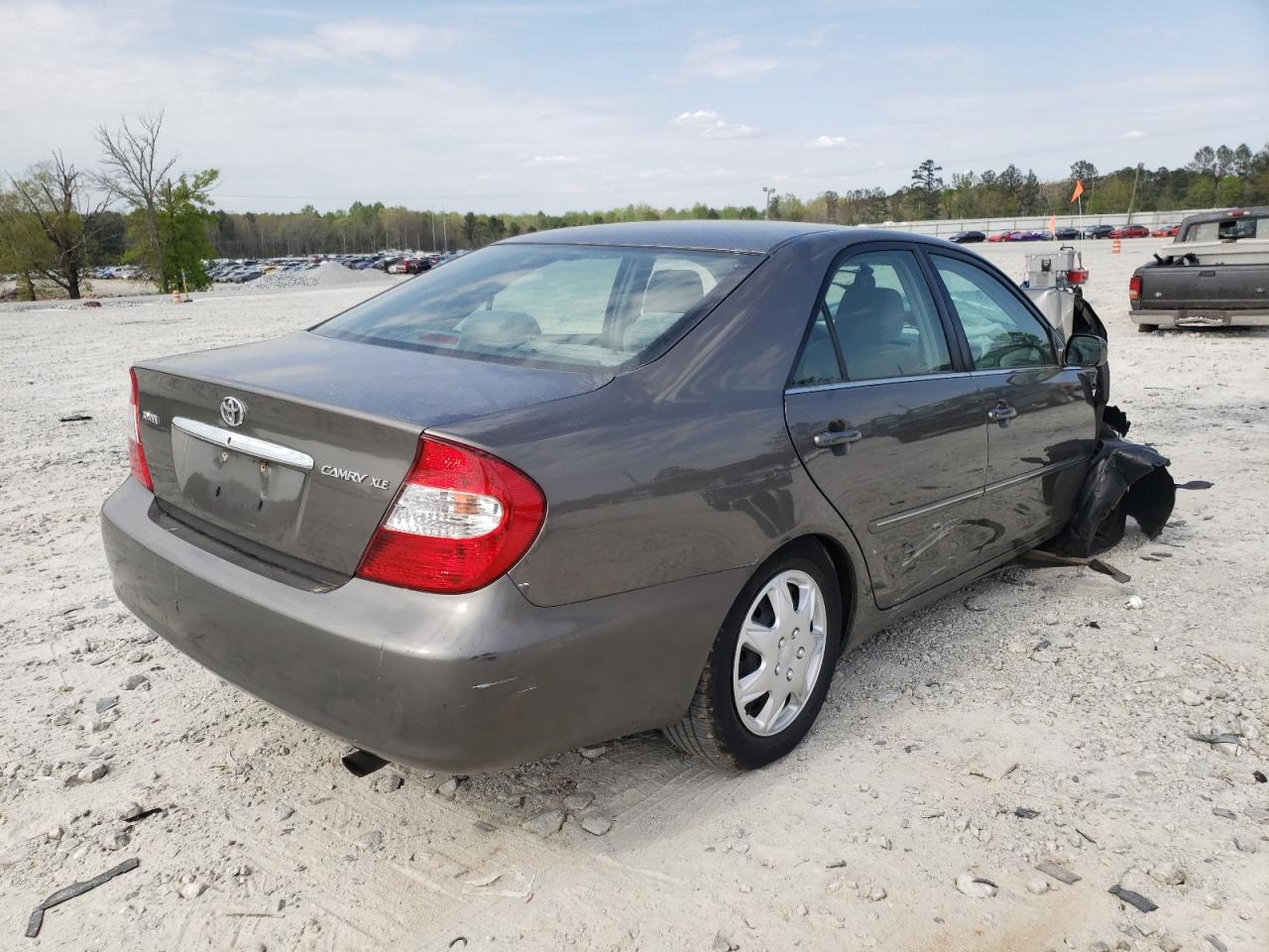 Photo 4 from auction – 2002 TOYOTA CAMRY LE with VIN 4T1BE32K82U546918
