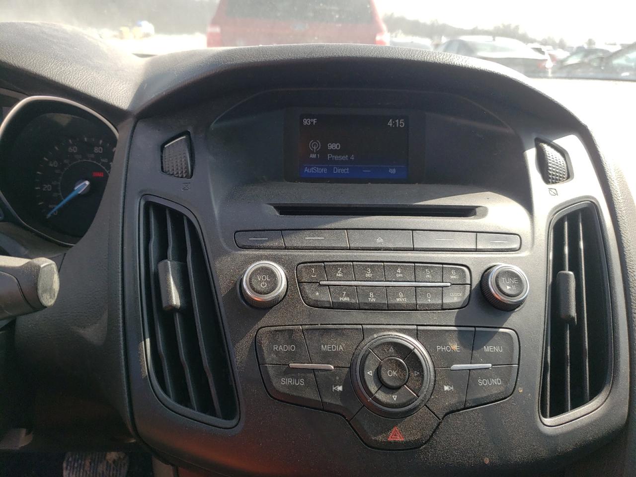 Photo 9 from auction – 2015 FORD FOCUS SE with VIN 1FADP3F29FL341045