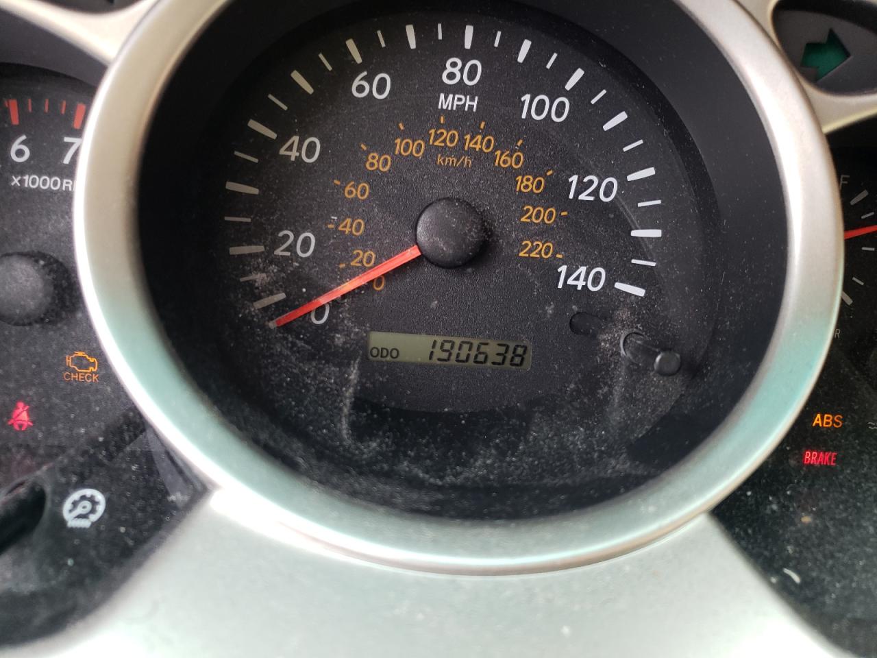 Photo 8 from auction – 2004 TOYOTA HIGHLANDER with VIN JTEEP21A240057631