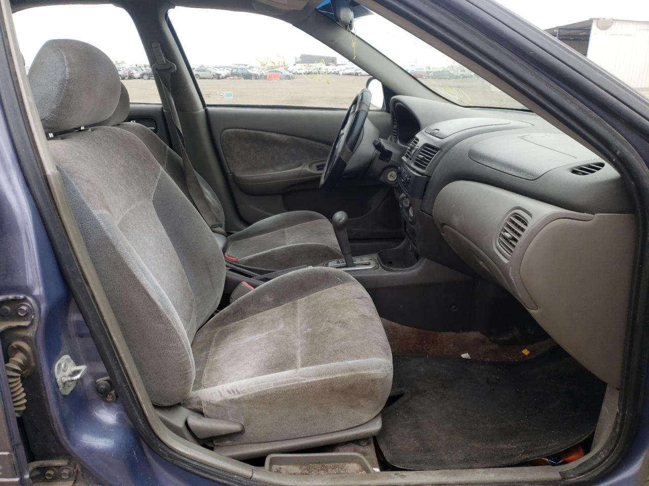 Photo 5 from auction – 2000 NISSAN SENTRA BAS with VIN 3N1CB51D3YL322283