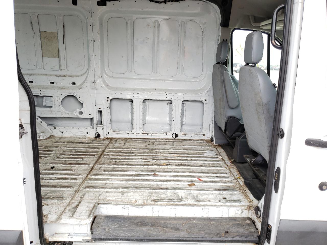 Photo 6 from auction – 2016 FORD TRANSIT T- with VIN 1FTYR2CM4GKB18408