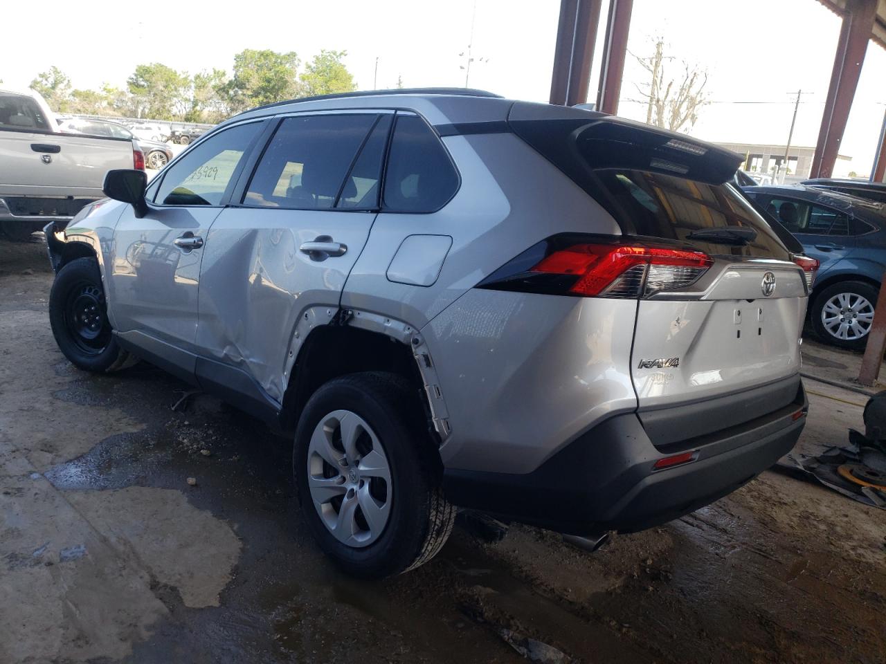 Photo 3 from auction – 2020 TOYOTA RAV4 LE with VIN 2T3H1RFV8LC050587