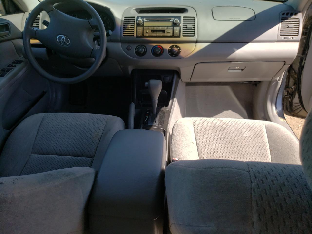 Photo 9 from auction – 2002 TOYOTA CAMRY LE with VIN 4T1BE32K02U566502
