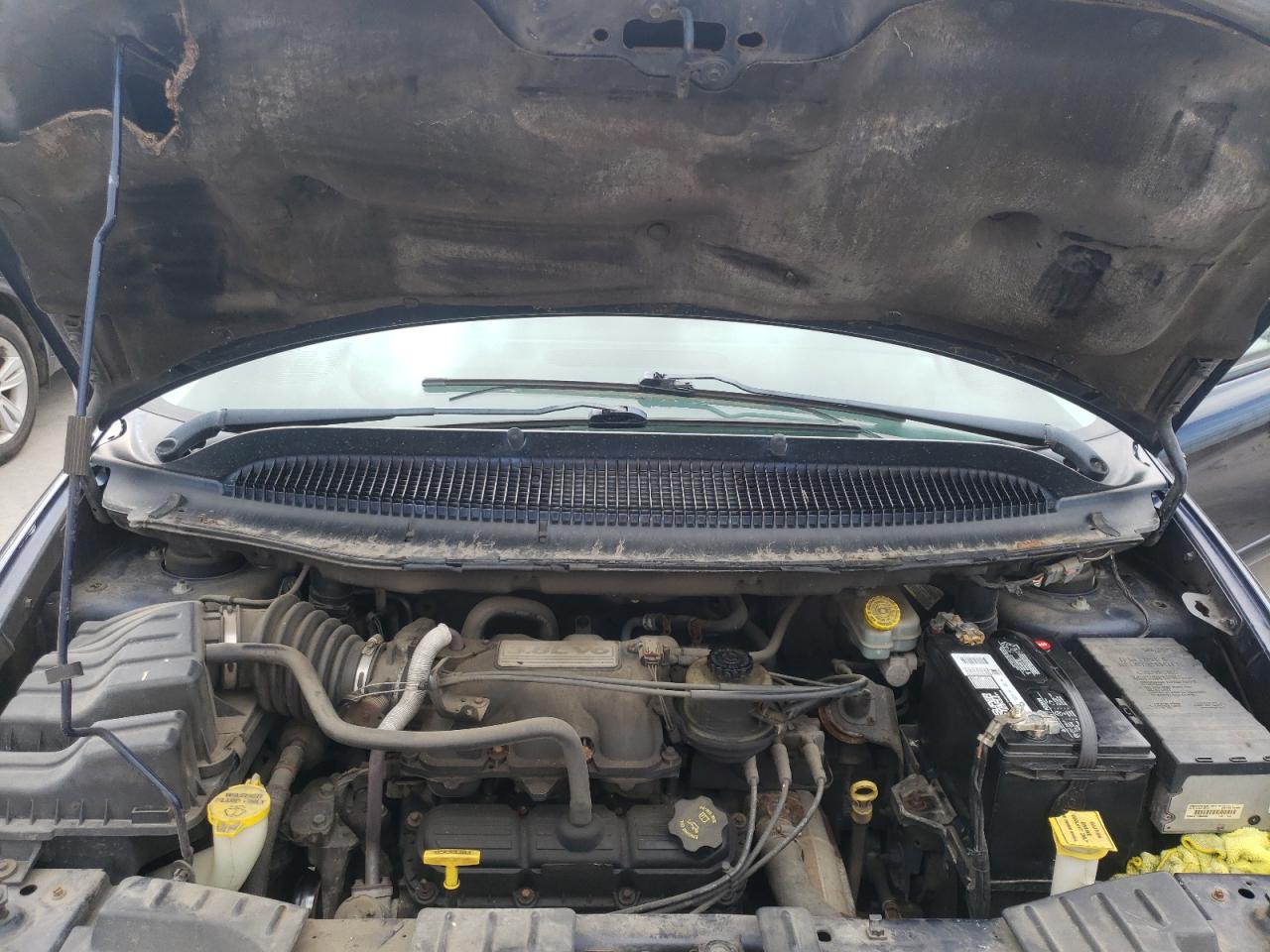 Photo 7 from auction – 2005 DODGE GRAND CARA with VIN 2D4GP44L15R420159