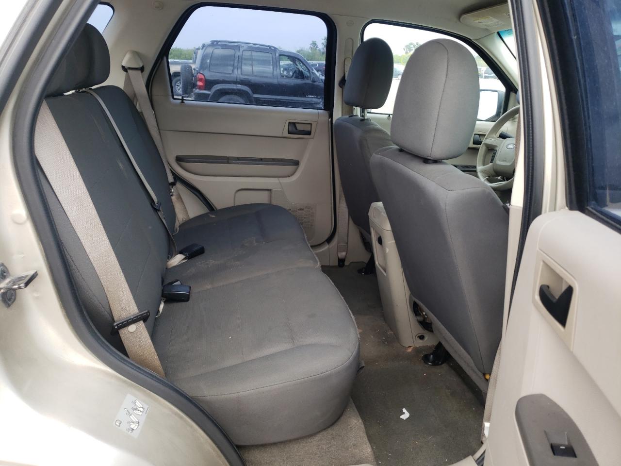 صورة رقم 6 من المزاد - 2010 FORD ESCAPE XLS مع VIN 1FMCU0C72AKD32498