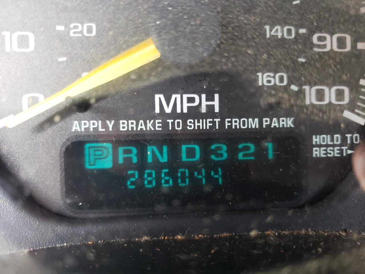 Photo 8 from auction – 2000 CHEVROLET SILVERADO with VIN 1GCEK19V3YE158951