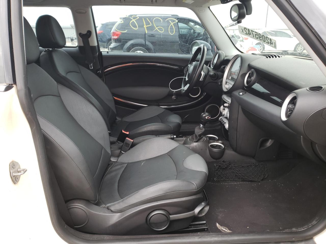 Photo 5 from auction – 2010 MINI COOPER S with VIN WMWMF7C55ATZ72545