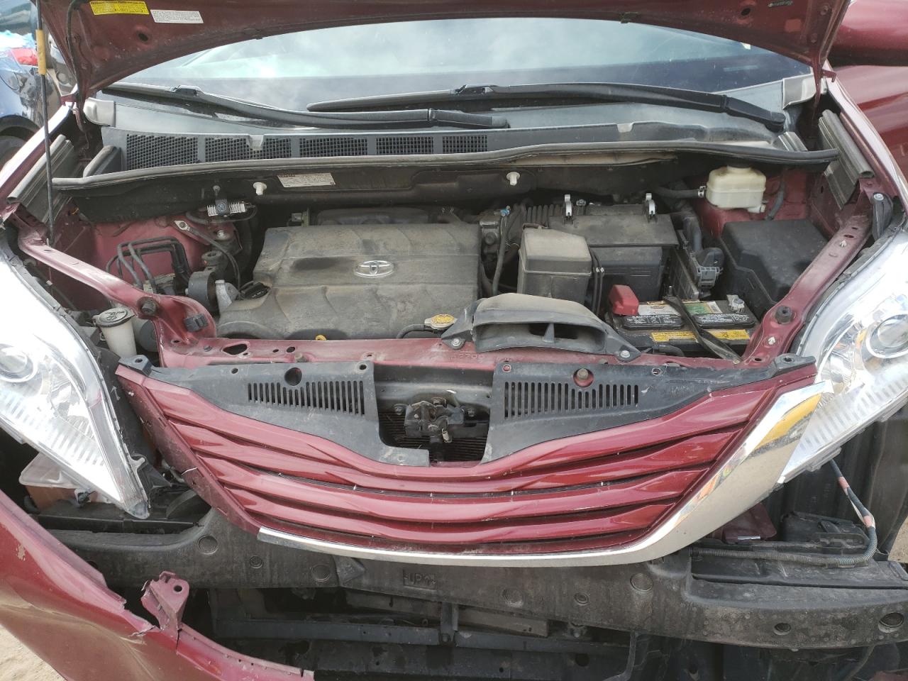 Photo 7 from auction – 2015 TOYOTA SIENNA LE with VIN 5TDJK3DC6FS099286