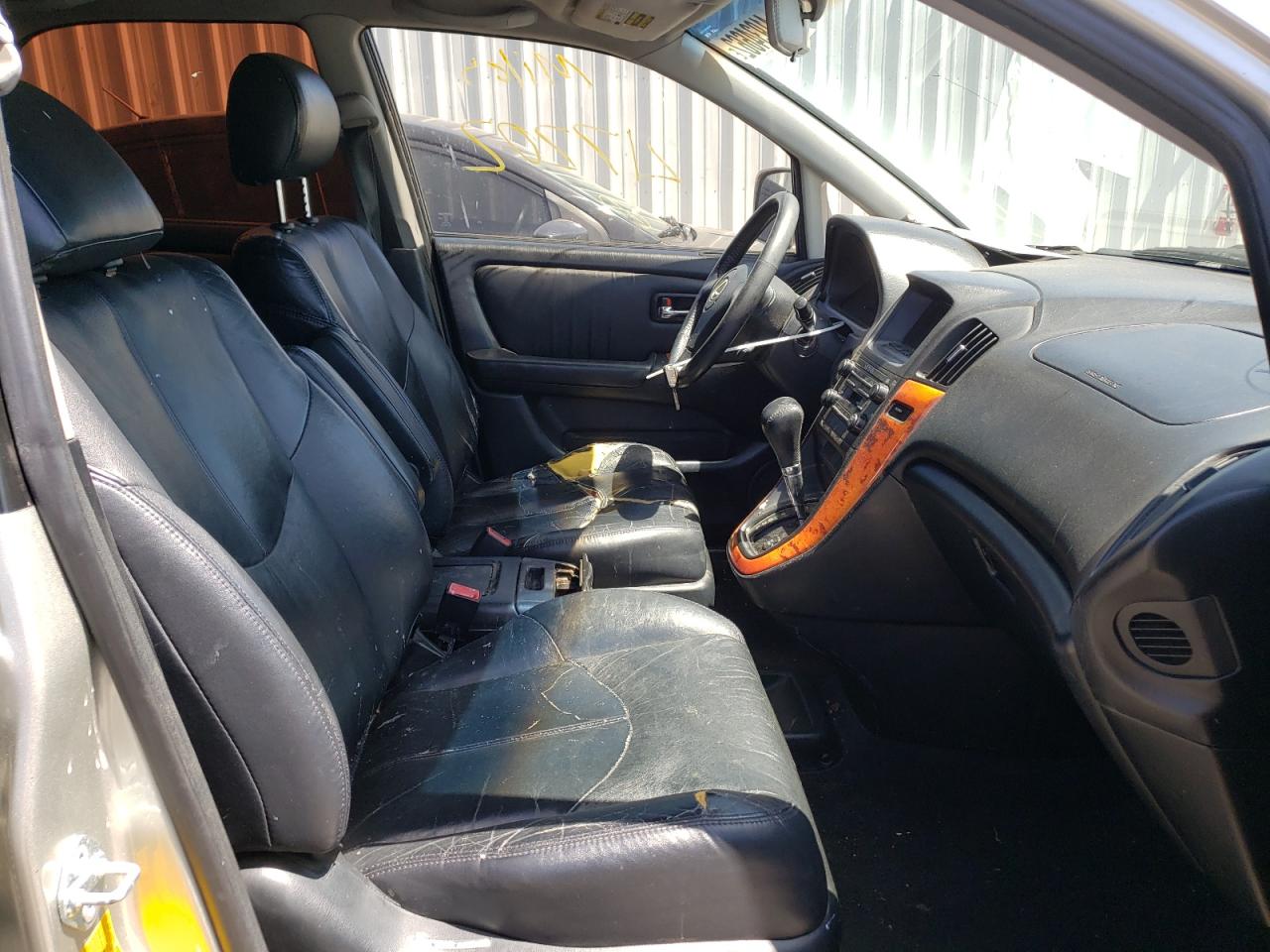 صورة رقم 5 من المزاد - 2001 LEXUS RX 300 مع VIN JTJGF10U610085706