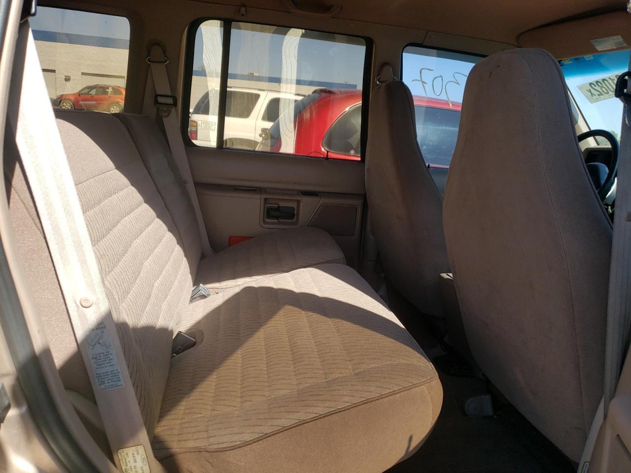 Photo 6 from auction – 1993 FORD EXPLORER with VIN 1FMDU34X1PUB34318