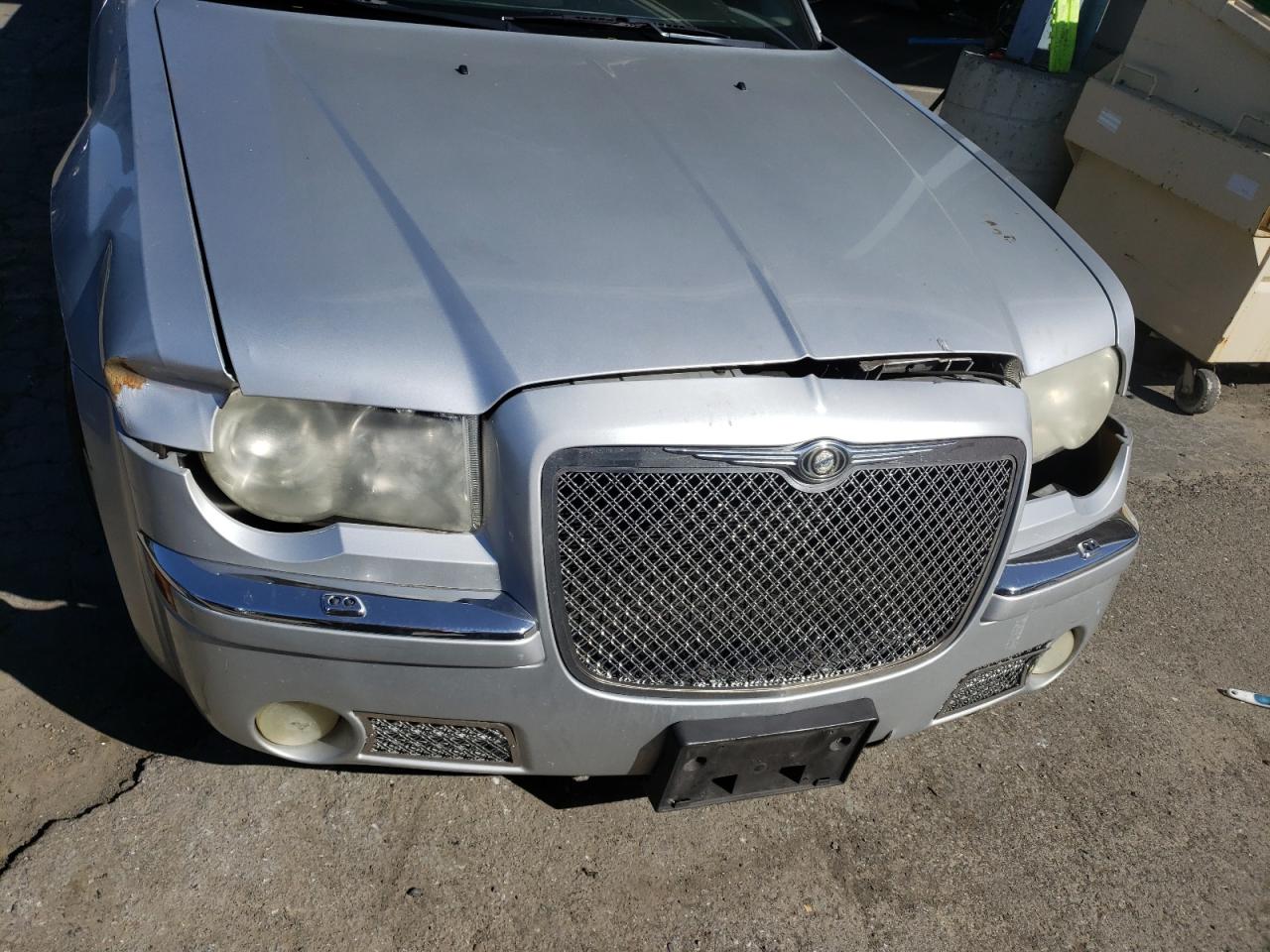 Photo 9 from auction – 2005 CHRYSLER 300C with VIN 2C3AA63H25H169255
