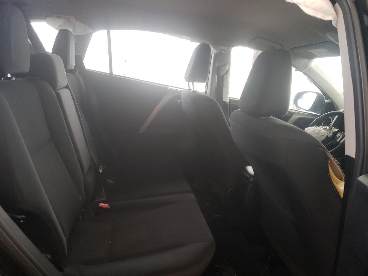 Photo 6 from auction – 2018 TOYOTA RAV4 LE with VIN 2T3ZFREV7JW438462