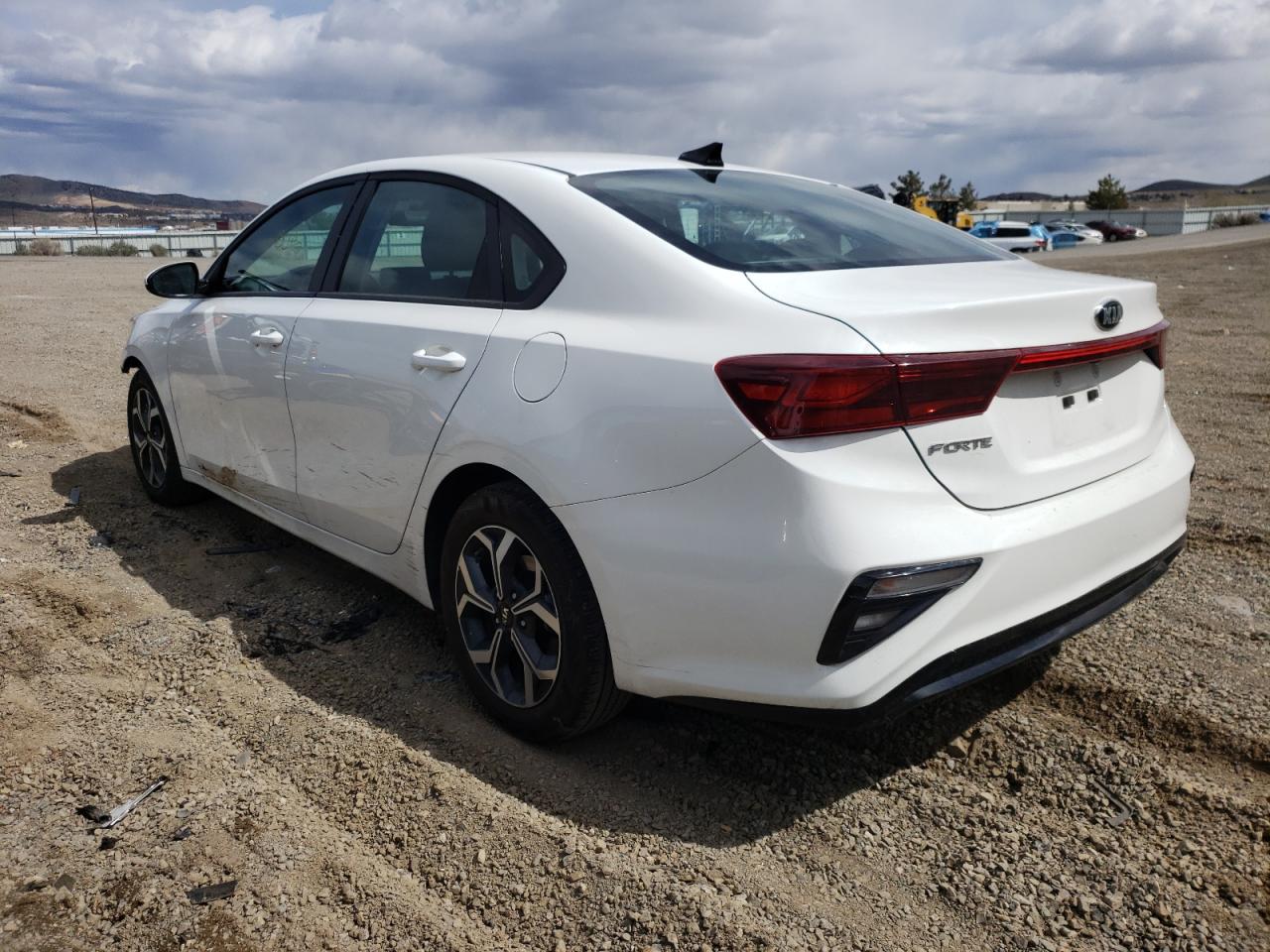 Photo 3 from auction – 2020 KIA FORTE FE with VIN 3KPF24AD6LE197944