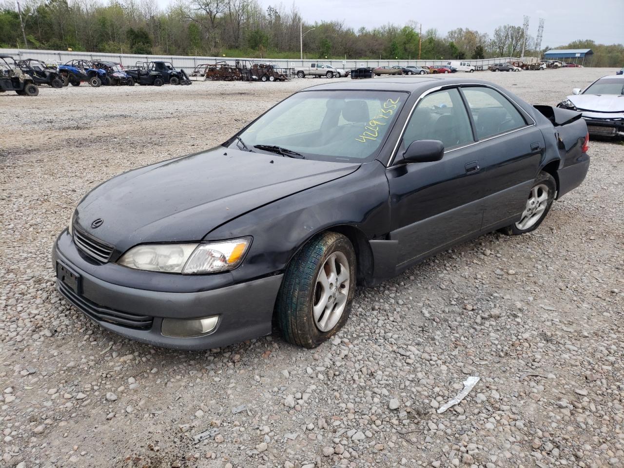 Photo 2 from auction – 2001 LEXUS ES 300 with VIN JT8BF28G615109960
