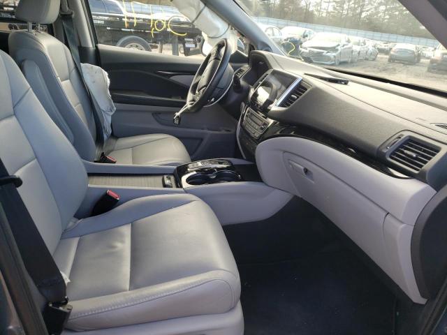 Photo 5 from auction – 2017 HONDA PILOT TOUR with VIN 5FNYF6H95HB081128