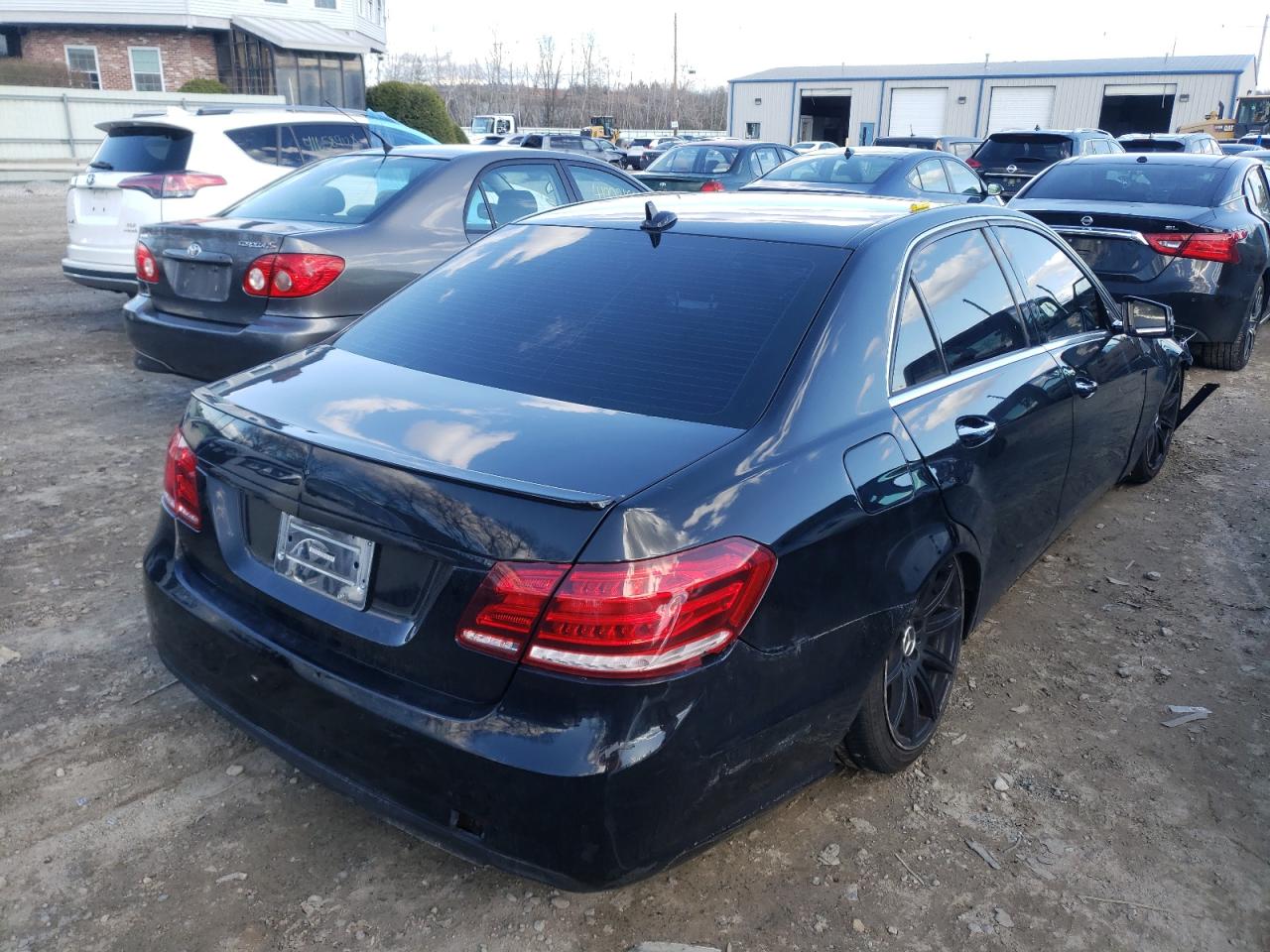 Photo 4 from auction – 2011 MERCEDES-BENZ E 350 4MAT with VIN WDDHF8HB0BA442799