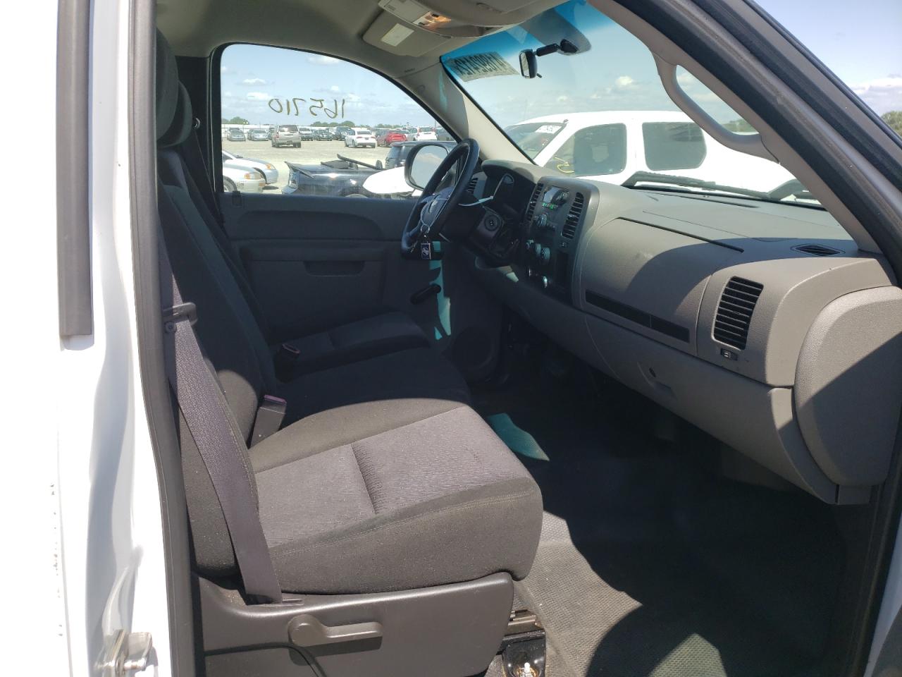 Photo 18 from auction – 2011 CHEVROLET SILVERADO with VIN 1GCNCPEA3BZ376181